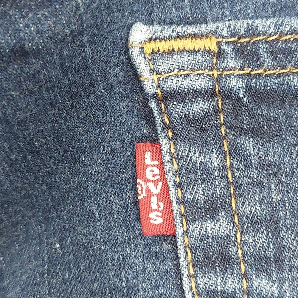 Levi's Men's Size 32 Jeans 514 Mediun Blue Wash Straight Fit